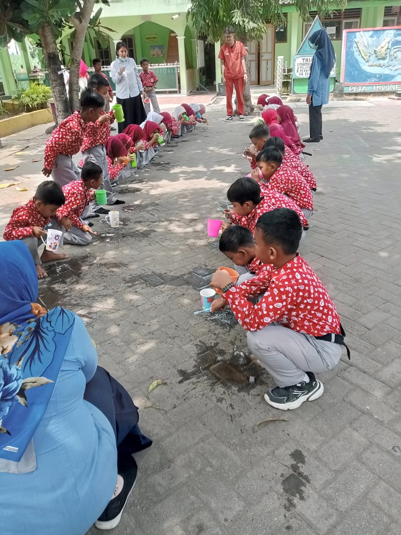 Kegiatan Cek Kesehatan Gratis, Edukasi Menggosok Gigi yang Benar, Gosok Gigi Bersama dan Pemberian Fluorida